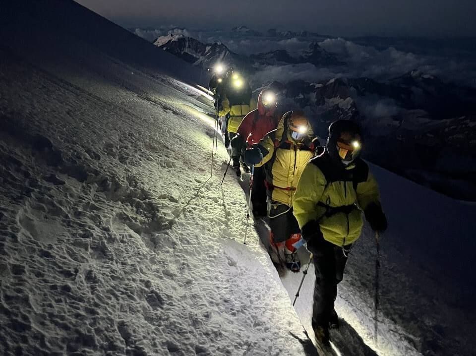 Nocnoy-shturm-Elbrusa